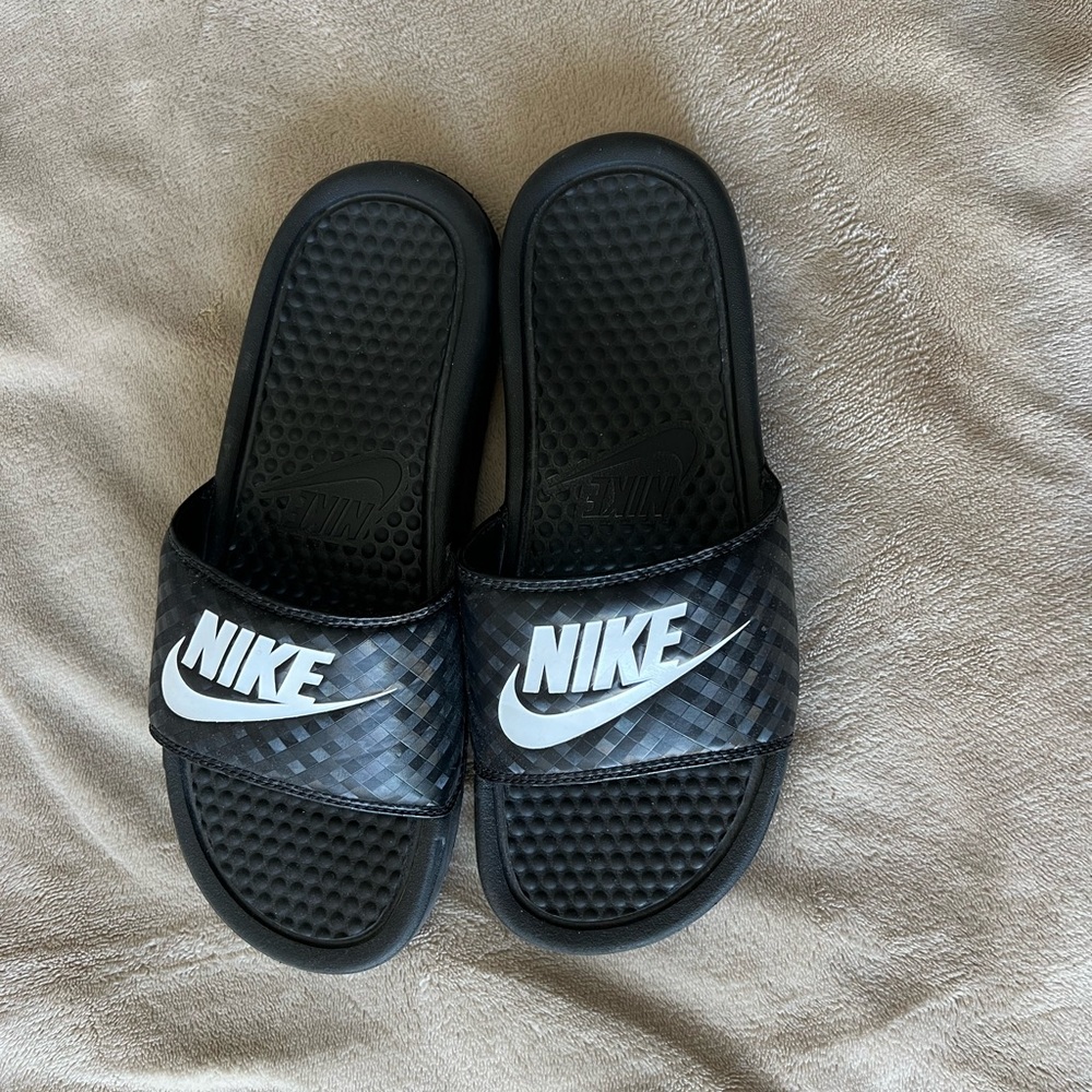 Nike slides